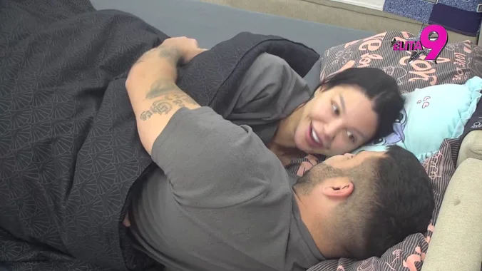 Asmin i Maja u strastvenim poljupcima u rijalitiju Elita 9 tokom bliskog trenutka